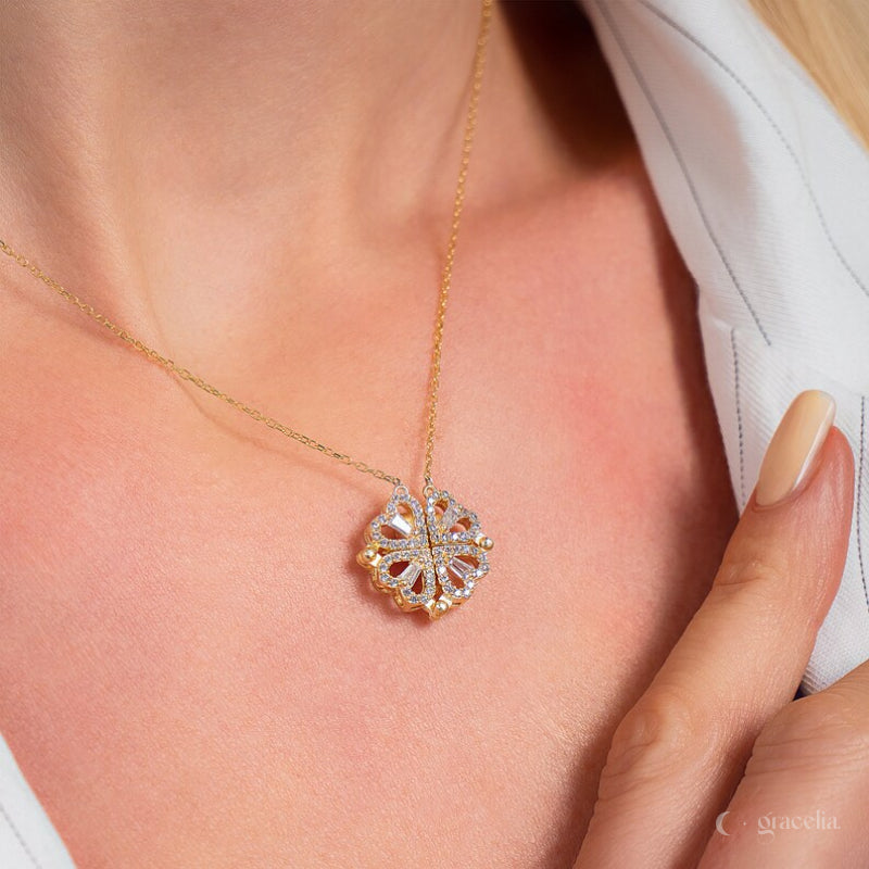 ¡Brilla con Elegancia! Collar 2 en 1 Dorado con Dije Corazones y Trébol + caja de regalo! ¡El Regalo Perfecto!