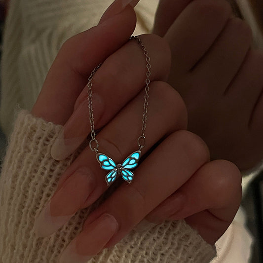 Collar de Lujo Mariposa Brillante - GlowNow™